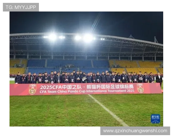 全国锦标赛特别报道：成都足球队在逆境中奋勇拼搏的感人故事